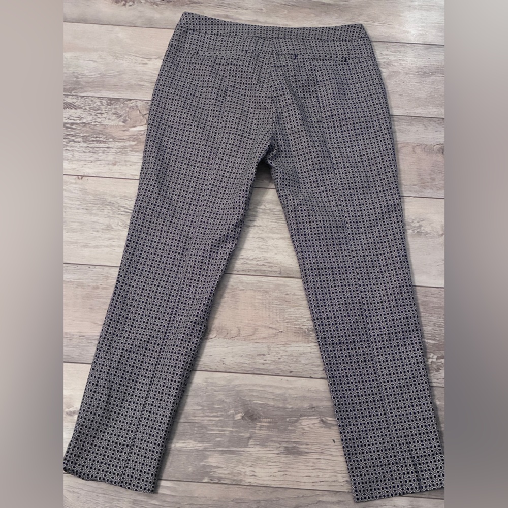Adrianna‎ Papell Black and Gray Patterned Cropped Pants